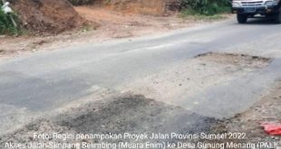 Tinjau Proyek Aspal Jalan